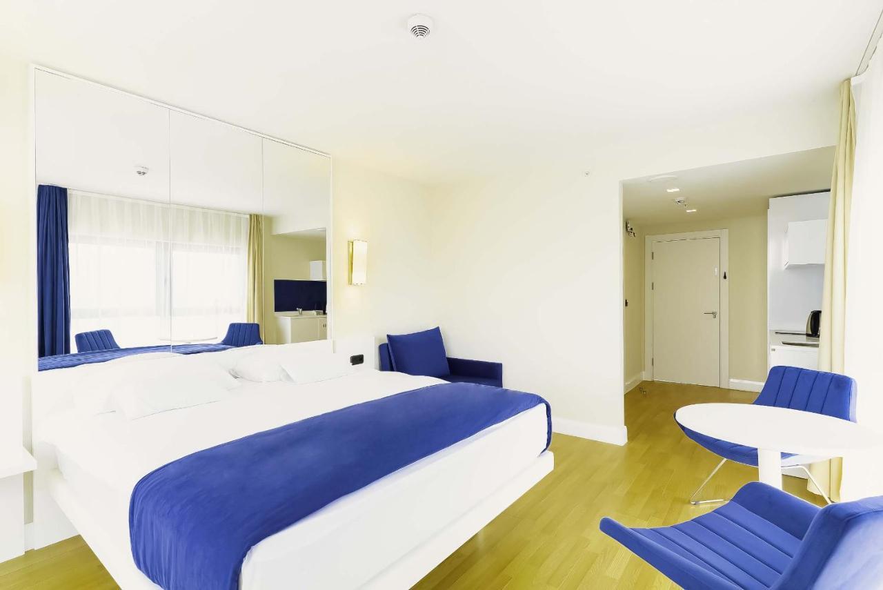 Elegance Sea View Aparthotel In Orbi City Batumi Exterior photo