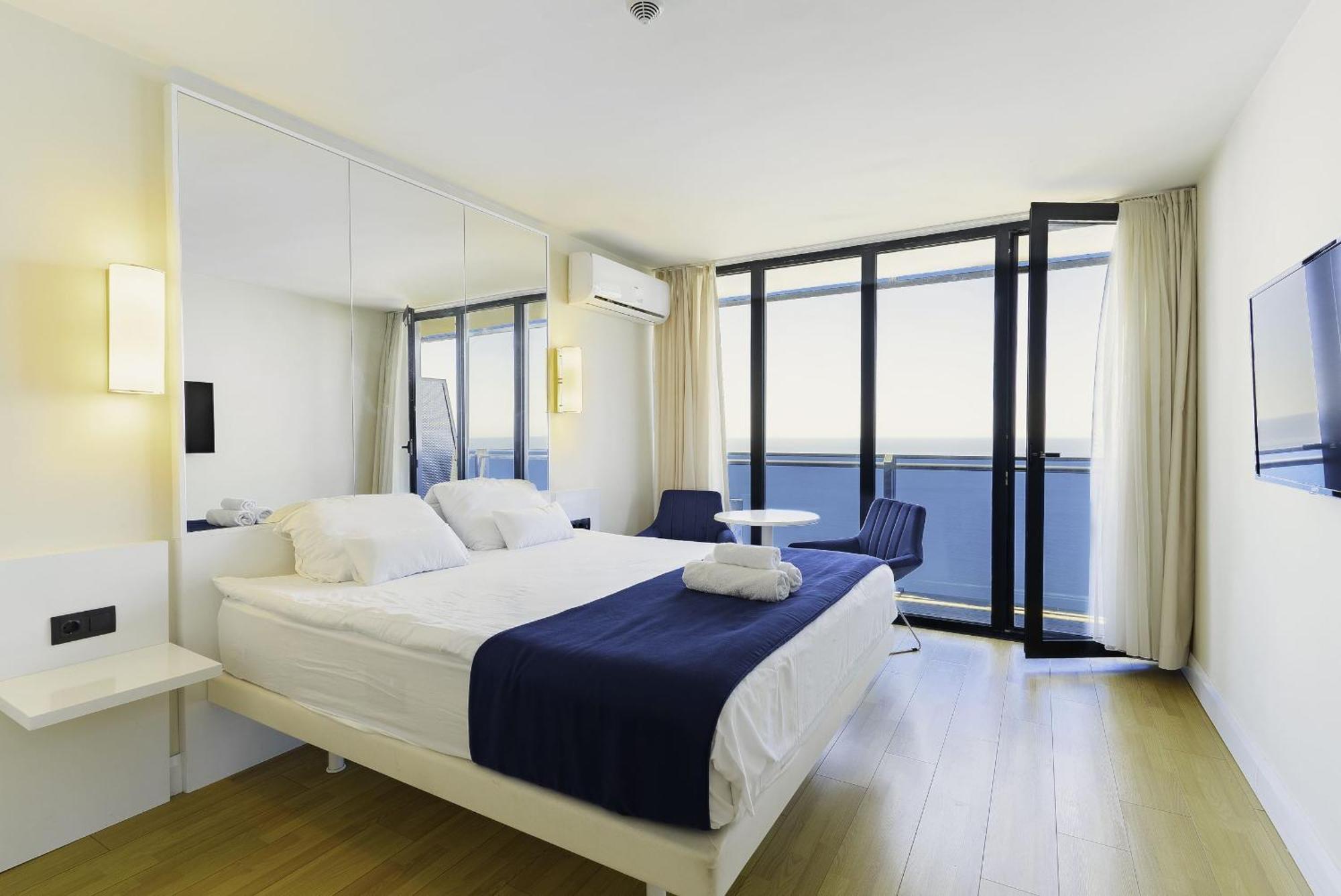 Elegance Sea View Aparthotel In Orbi City Batumi Exterior photo